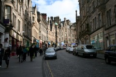 Malerische Stra&szlig;e im Zentrum von Edinburgh